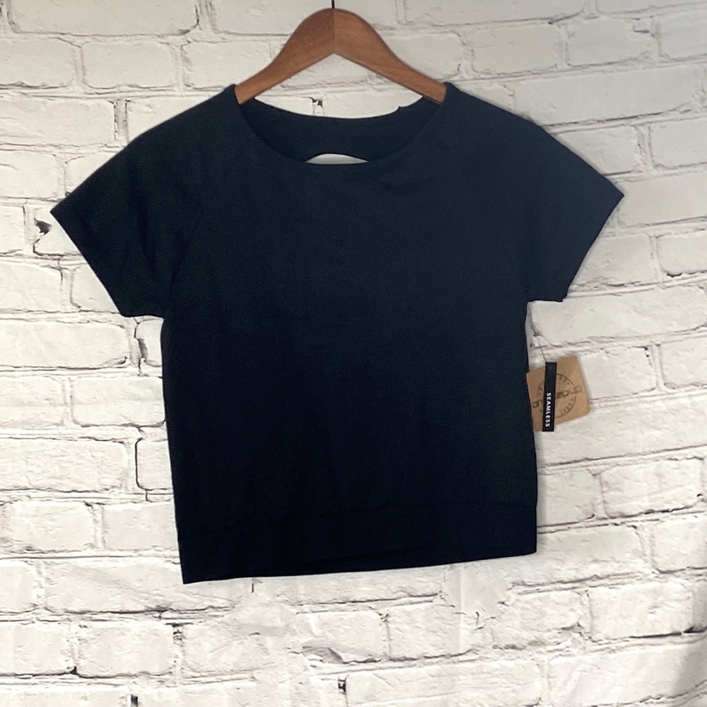 One Step Up Black Short Sleeve Open Back Seamless Workout Top Size Large